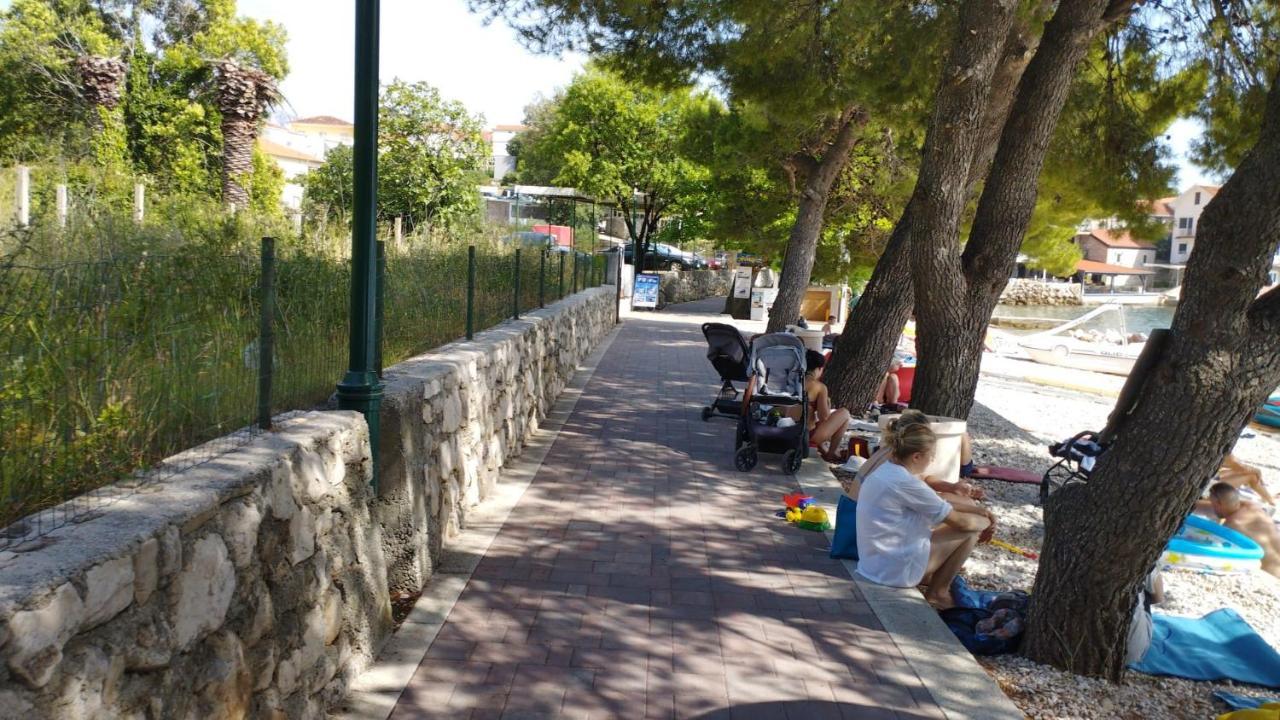 פודאצה Apartments Jelena מראה חיצוני תמונה