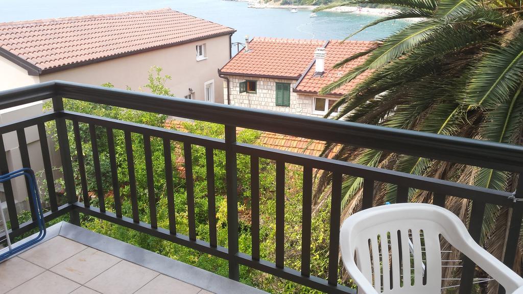פודאצה Apartments Jelena מראה חיצוני תמונה