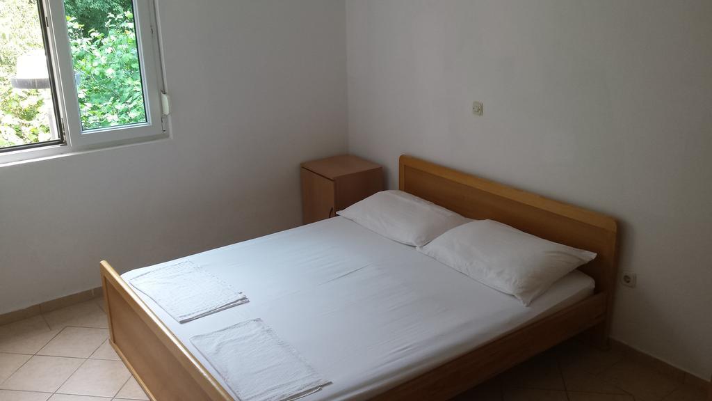 פודאצה Apartments Jelena מראה חיצוני תמונה